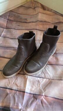 Boutique by Corkys Brown Chelsea Ankle Boots Women's Size 10 New NWOT